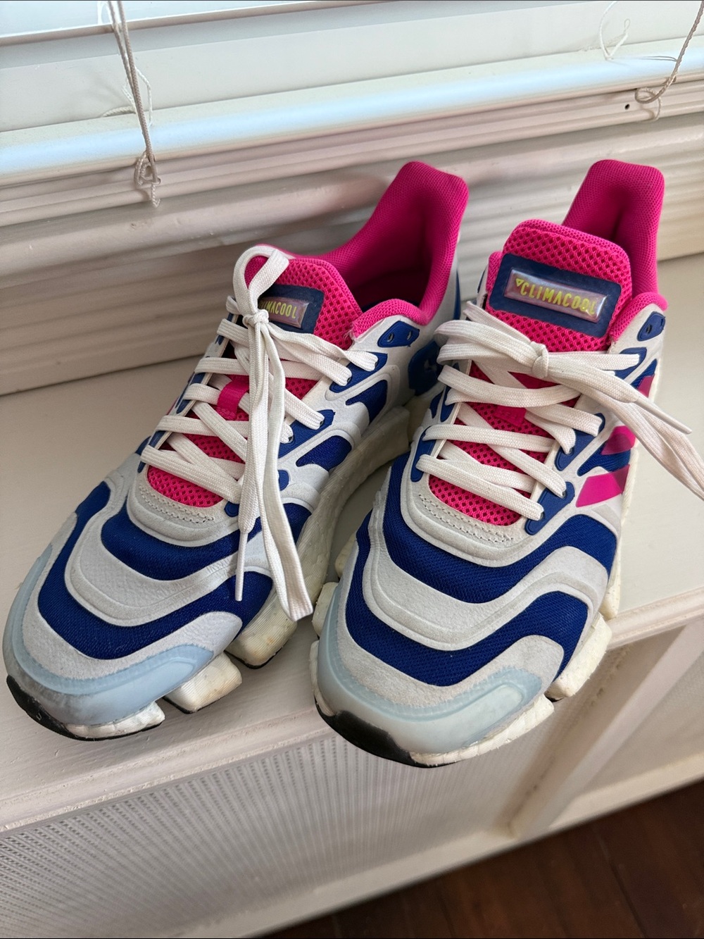 adidas Men’s Blue, White & Pink Retro Wave Sneakers
